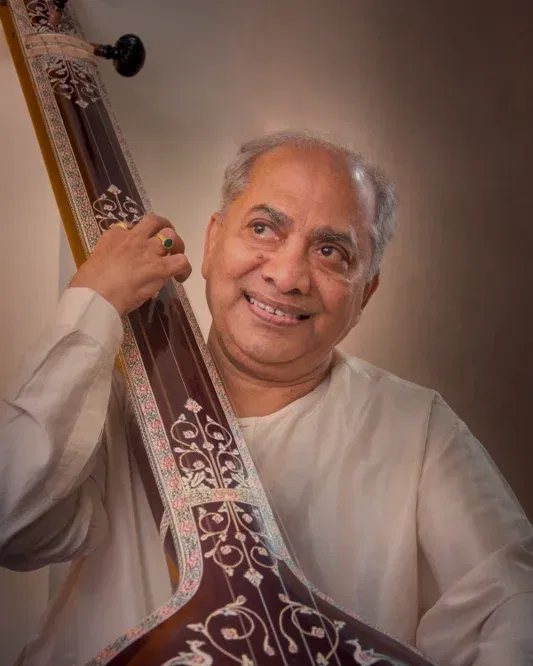 Pandit Chintaman Raghunath Vyas, Vocal artist of the Kirana gharana, Hindustani classical musician