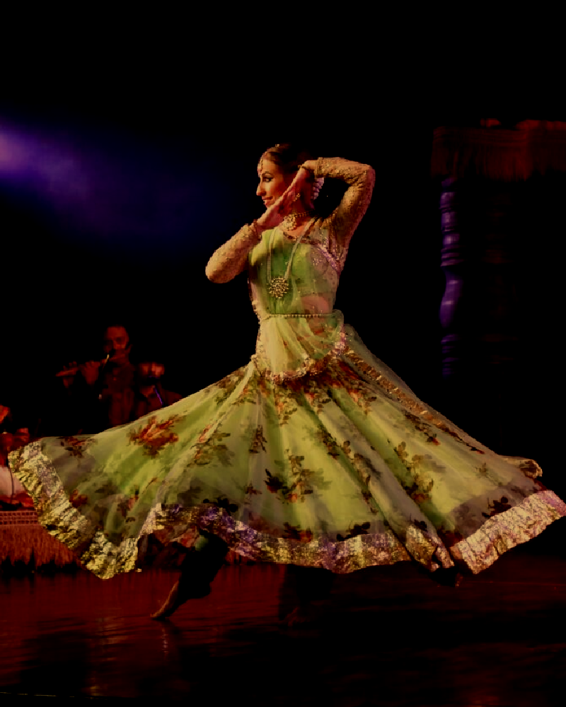Kinga Malec, Kathak artist of the Lucknow gharana, Hindustani classical musician