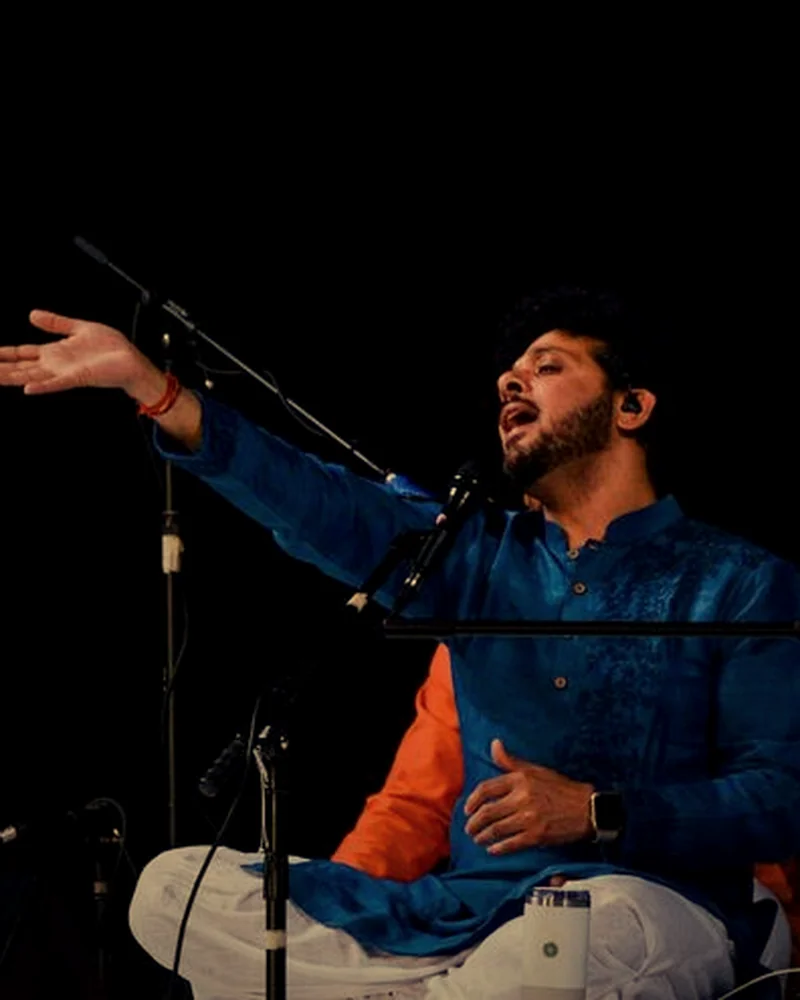 Mahesh Kale, Vocal artist of the Agra gharana, Hindustani classical musician