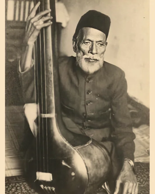 Ustad Mushtaq Hussain Khan, Vocal artist of the Rampur-Sahaswan gharana, Hindustani classical musician