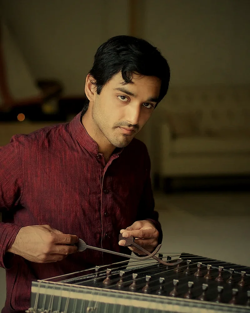 Vinay Desai, Santoor artist, Hindustani classical musician